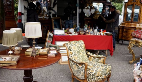 Risultati immagini per Le Pulci di Portobello ad Assago