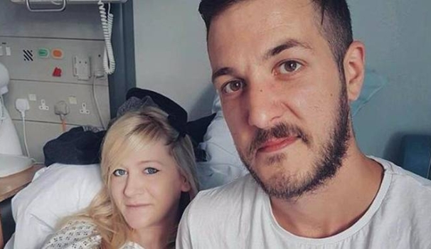 I genitori del piccolo Charlie Gard (Ansa) I genitori del piccolo Charlie Gard (Ansa)