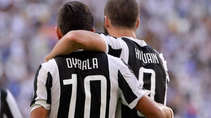 Gonzalo Higuain e Paulo Dybala, protagonisti nel 3 a 0 al Cagliari Gonzalo Higuain e Paulo Dybala, protagonisti nel 3 a 0 al Cagliari