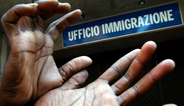 Risultati immagini per immigrazioni fasulle