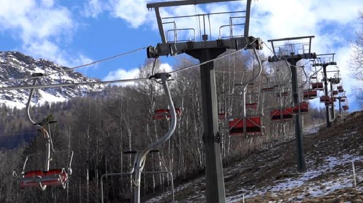 Impianti dismessi nel dossier Legambiente: sopra Caspoggio, sotto Montecampione