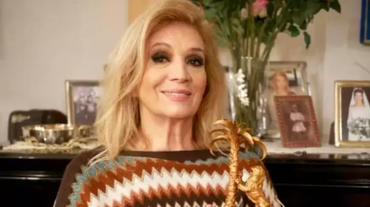 Iva Zanicchi, 82 anni, ha vinto tre volte a Sanremo Iva Zanicchi, 82 anni, ha vinto tre volte a Sanremo. In alto, Giuseppe Ungaretti