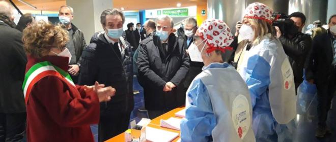 cerro maggiore chiude l hub vaccini al move in prime dosi al 90 cronaca ilgiorno it