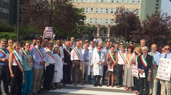 ospedale di crema presidio contro gli accorpamenti il maggiore non si tocca cronaca