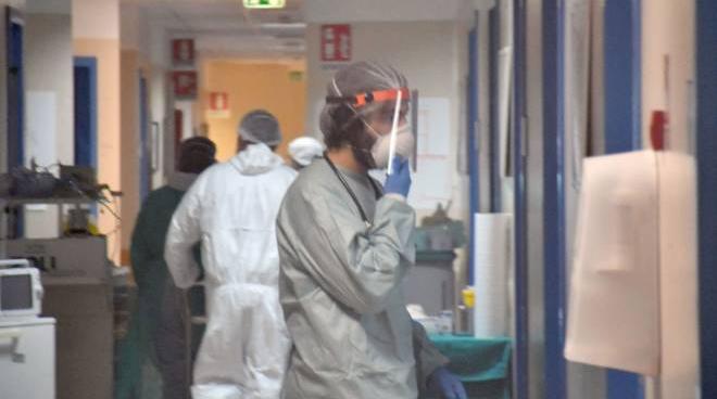 coronavirus fermo malattie infettive quasi piena livini i numeri devono rallentare cronaca