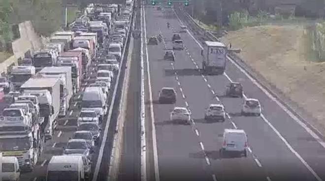 incidente a1 lunga coda tra impruneta e incisa sull autostrada del sole cronaca lanazione it