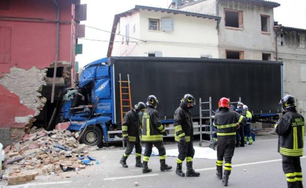 via emilia bis e giunta l ora di chiudere il cerchio cronaca ilrestodelcarlino it