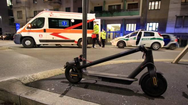 roma incidente stradale col monopattino muore 48enne alla guida vani i soccorsi cronaca