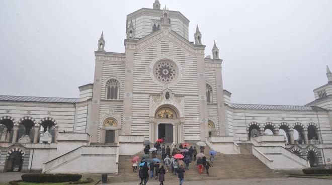 ognissanti gli orari d apertura dei cimiteri martedi 1 novembre scola al monumentale cronaca