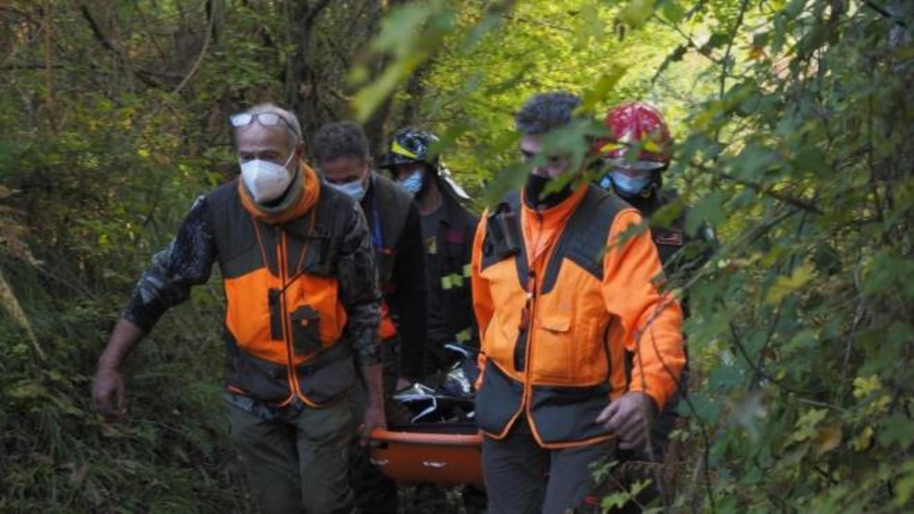 cacciatore ucciso la moglie per la morte del mio riccardo nessuno ha colpa cronaca