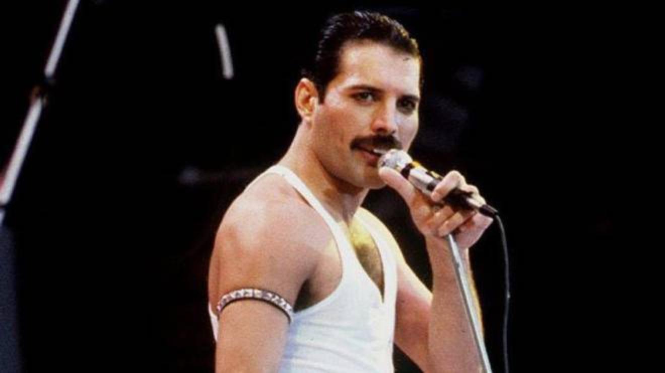 freddie mercury 30 anni senza la voce dei queen cosa ci ha lasciato spettacoli ilgiorno it