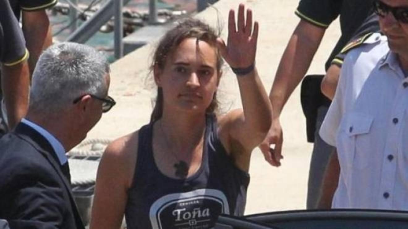 carola rackete e libera il gip non convalida l arresto salvini la spediamo in germania cronaca