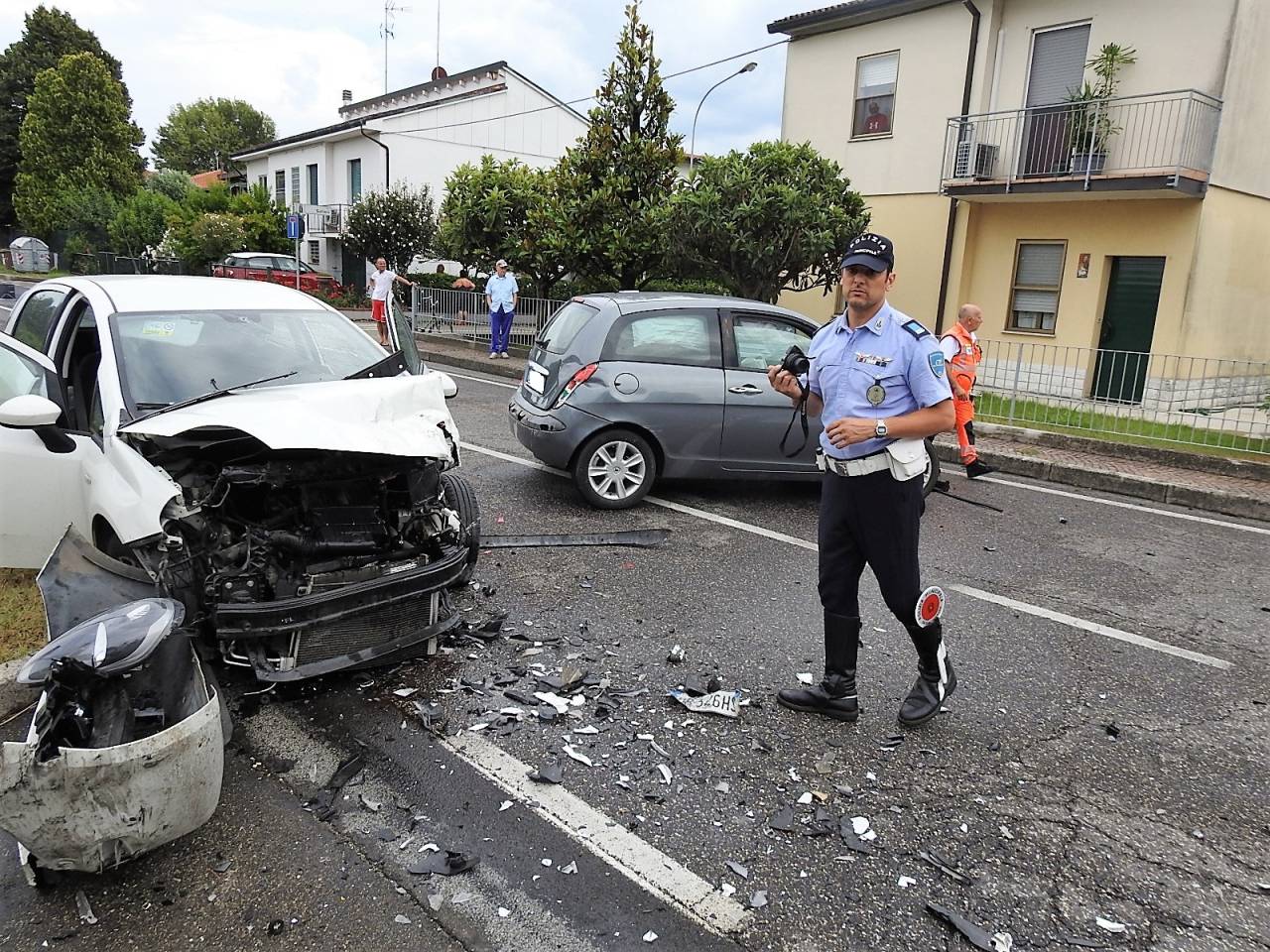 cotignola incidente tra due auto una 60enne grave in ospedale foto cronaca ilrestodelcarlino it