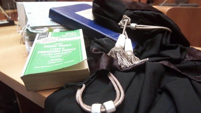 Il Furto Subito Era Una Messinscena Rappresentante Di Gioielli A Processo Cronaca