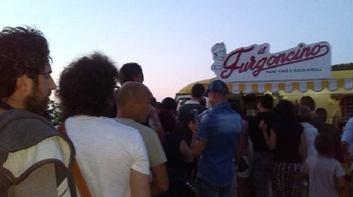 Centinaia In Fila Per Un Panino Nella Vigna Cronaca Ilrestodelcarlino It