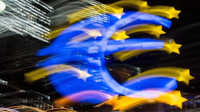 Grecia Borse Nel Panico Piazza Affari Chiude A 5 17 Vola Lo Spread Btp Bund Economia