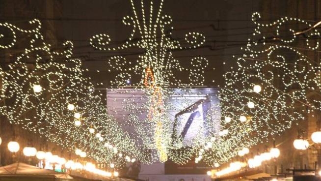 Addobbi Natalizi Milano.Natale 2019 Milano Si Accende A Festa Ecco Alberi E Luminarie Cronaca Ilgiorno It