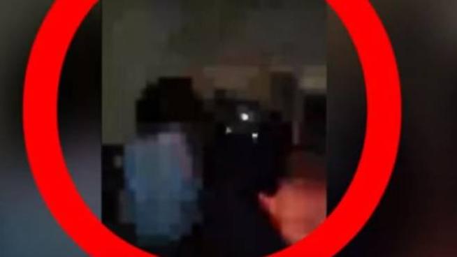 Attentati Parigi Bataclan La Ragazza Del Cantante Filma Un Terrorista Esteri Quotidiano Net