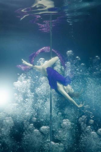 Le Sirene Della Pole Dance Subacquea Cronaca Quotidiano Net