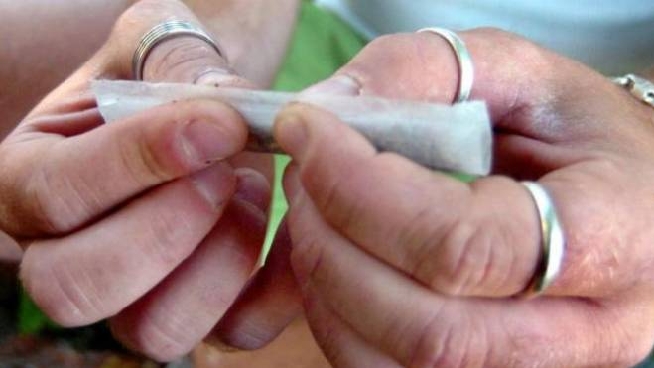 Ragazza Di 15 Anni Fuma Uno Spinello E Poi Sviene A Scuola Cronaca Lanazione It