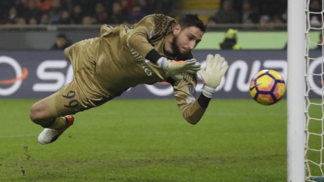 Clamorosa Svolta Gigio Si Ribella Scarica Raiola E Rinnova Il Contratto Al Milan Cronaca