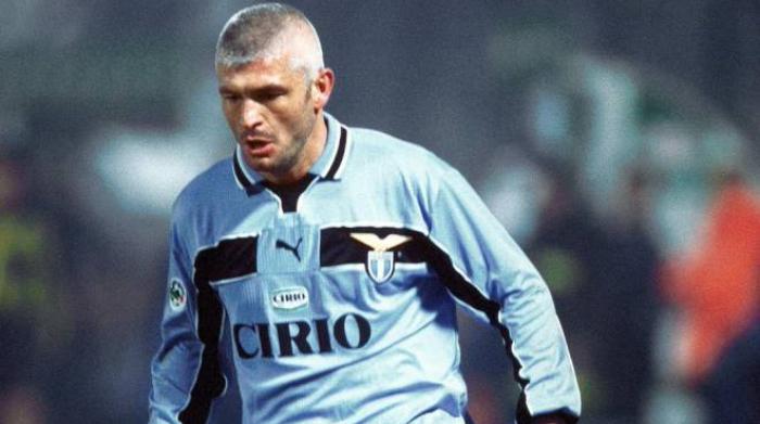 Capelli bianchi a 20 anni uomo Capelli bianchi a 20 anni uomo