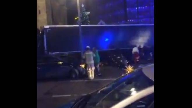 Berlino Camion Piomba Sui Mercatini Di Natale Almeno 9 Morti 45 Feriti Esteri Quotidiano Net
