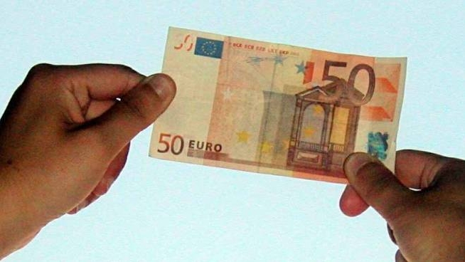 Bologna Tenta Di Acquistare Un Gelato Con 50 Euro Falsi Arrestato Cronaca Ilrestodelcarlino It