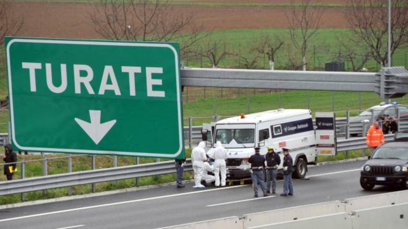 Rapina Del Secolo A Turate Spuntano Due Uomini D Oro Cronaca Ilgiorno It