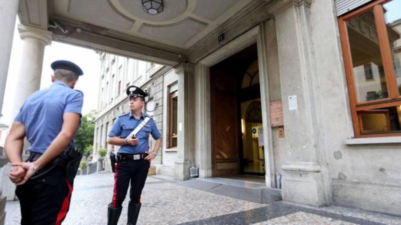 Donna Cerca Di Rapire Una Neonata Panico Al Puerperio Della