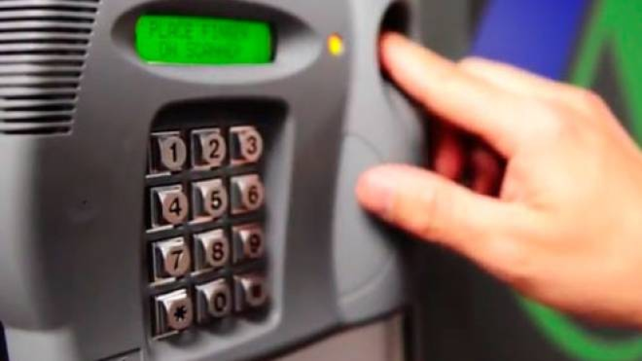 Rimini Il Cartellino Sulla Punta Del Dito Impronte Digitali Per Stanare I Furbetti Cronaca