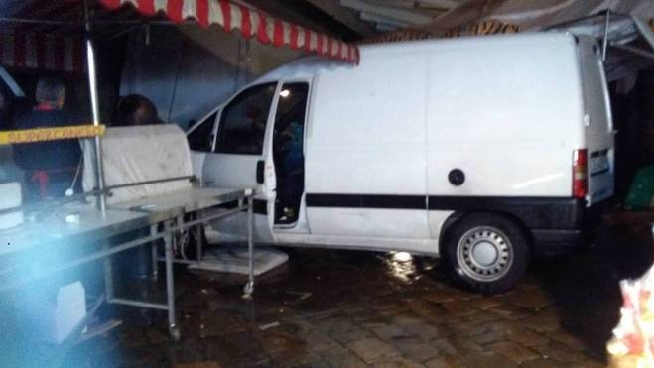 Furgone Impazzito Alla Fiera Psicosi Attentato Panico In Piazza Cronaca Lanazione It