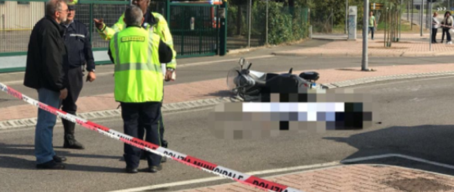 Scandicci Striscione Degli Amici In Ricordo Del Quindicenne Morto In Un Incidente Cronaca