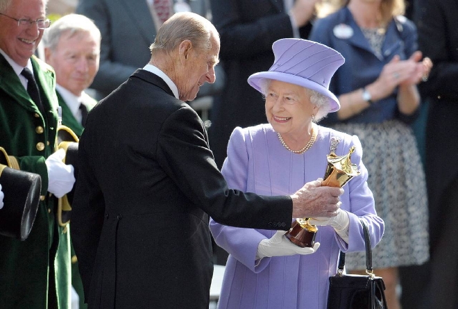 Elisabetta II e Filippo, scatti da un matrimonio da record