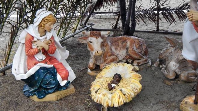 Viareggio Nel Presepe Un Gesu Bambino Nero Ma Nella Notte Lo Rubano Cronaca Lanazione It