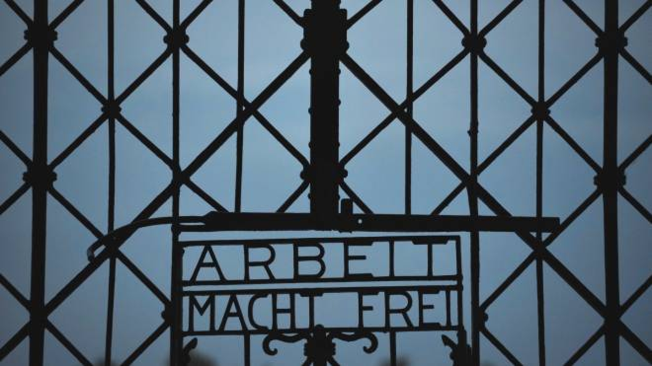 Ritrovato In Norvegia Il Cancello Di Dachau Rubato Nel 14 Esteri Quotidiano Net