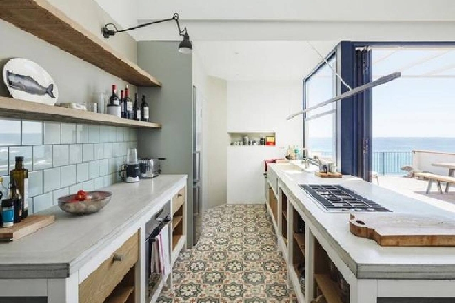 Arredare Una Cucina Senza Pensili Ma Ricca Di Stile Tempo Libero Quotidiano Net