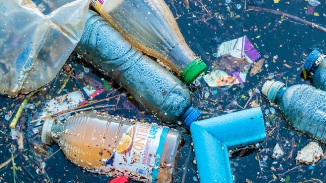 Un mare di plastica (Foto: DutchScenery/iStock)