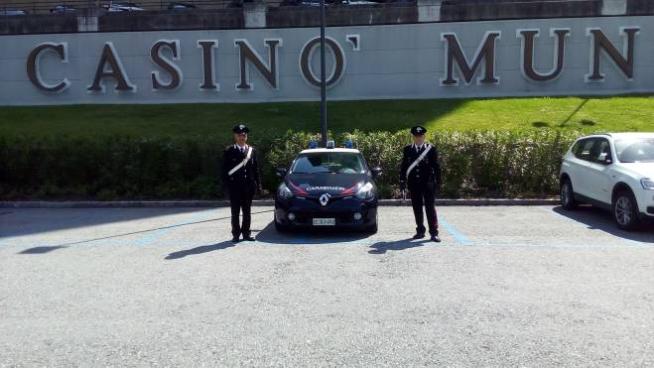 Campione D Italia Nas E Carabinieri Passano Al Setaccio La Movida Cronaca Ilgiorno It