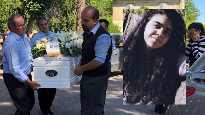 Morta A 14 Anni Di Leucemia Il Funerale A Cannuzzo Non Ti Dimenticheremo Mai Foto Cronaca