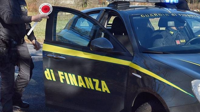 Corruzione, choc a Como: in carcere commercialisti e funzionari ...