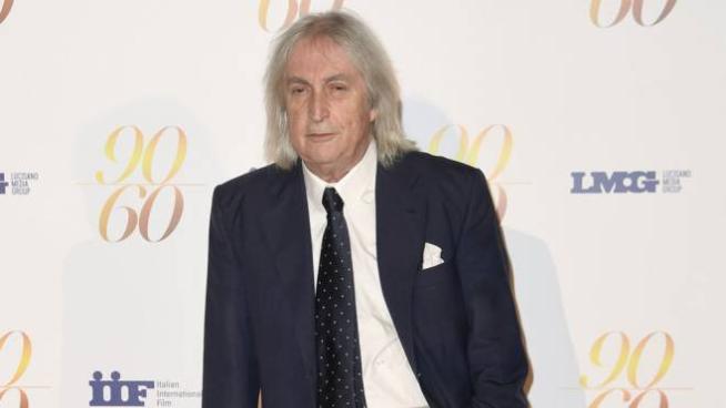 Natale A 5 Stelle Il Cinepanettone 2018 Sara Su Netflix Showbiz Quotidiano Net