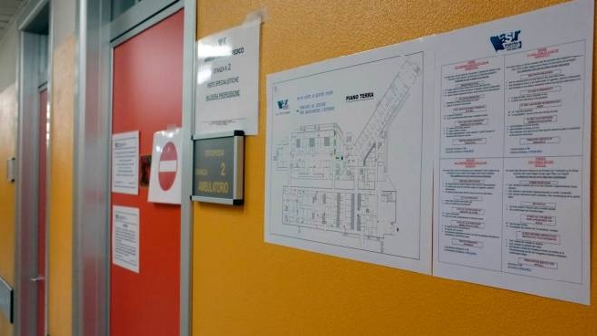 Norme Per La Sicurezza In Ospedale La Traduzione Diventa Una Comica Cronaca Quotidiano Net