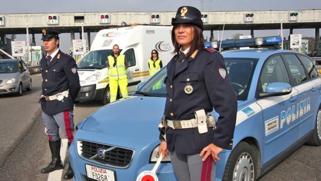 Polizia Stradale Calano Gli Agenti Cronaca Lanazione It