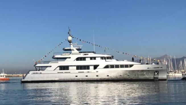 Viareggio Il Nuovo Yacht Di Berlusconi Jr Cronaca Lanazione It