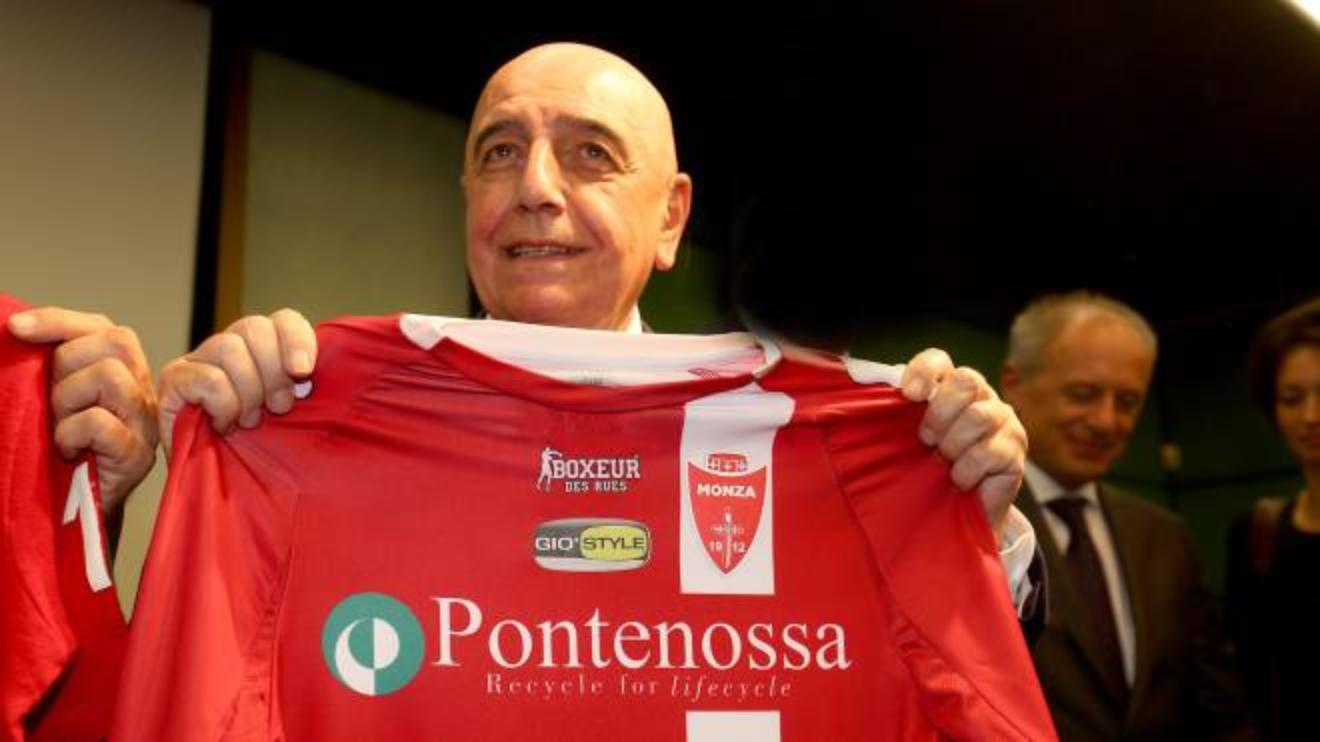 Monza Calcio Sempre Piu In Alto Galliani Salviamo Lo Stadio E Andiamo In B Cronaca