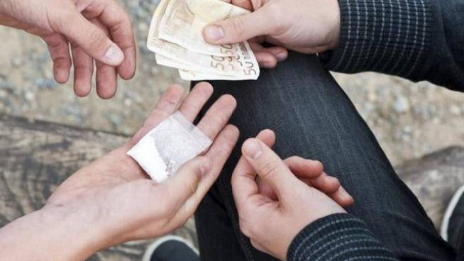 Spaccio Di Famiglia Presi Padre Madre E Figlio Consegne A Domicilio A Prezzi Maggiorati Cronaca