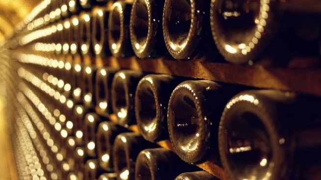 Un robot al salvataggio delle bottiglie sepolte