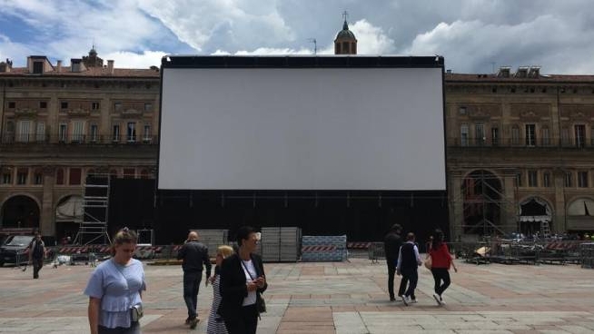 Cinema In Piazza Bologna Ecco Il Maxi Schermo Cronaca Ilrestodelcarlino It