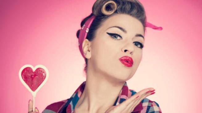 Trucco Stile Pin Up Come Ottenere Un Look Anni 50 Magazine Quotidiano Net